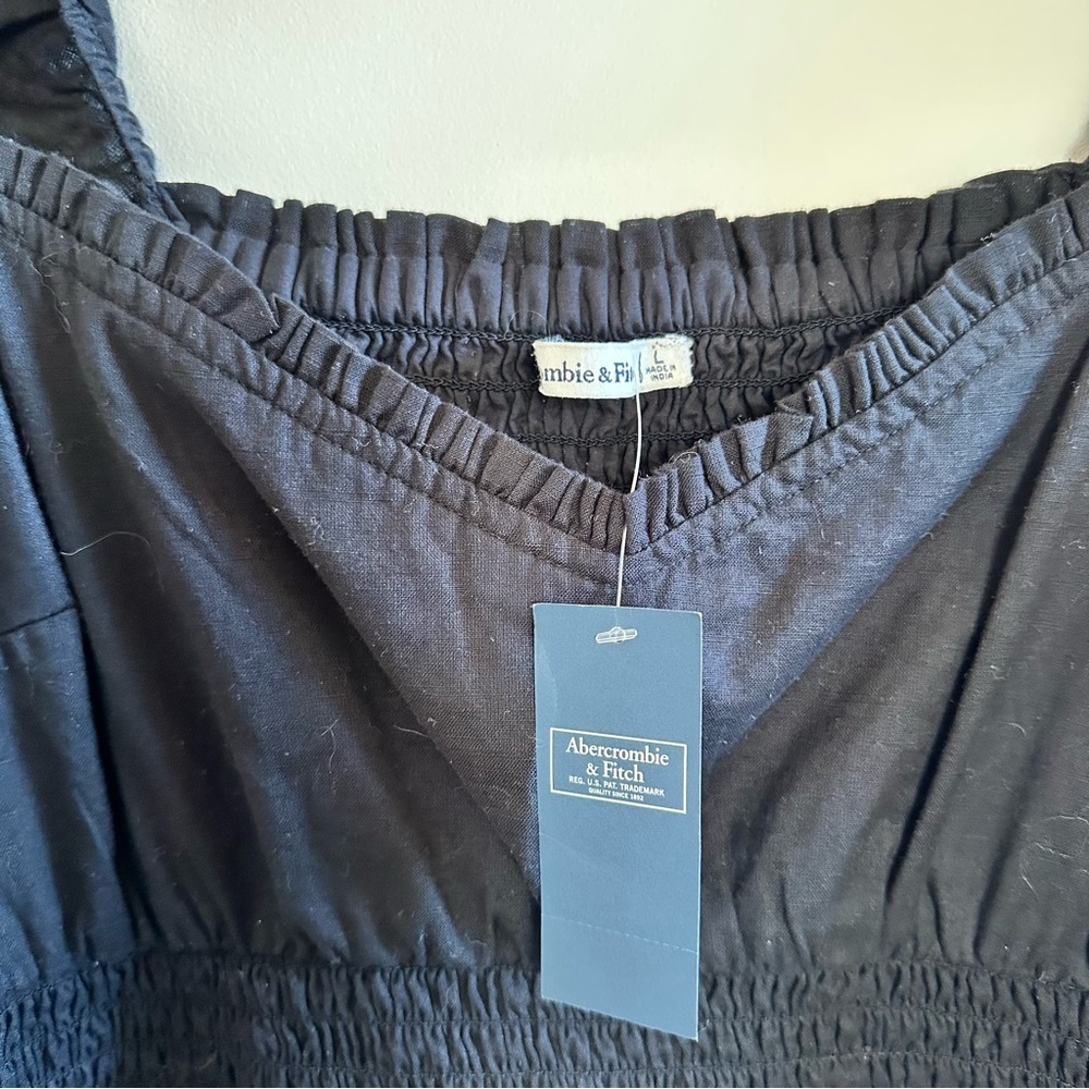 NWT 100% cotton black smocked crop top with puffed sleeves- L - Picture 2 of 5